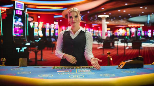 Understanding the Role of Live Games at online casino Singapore